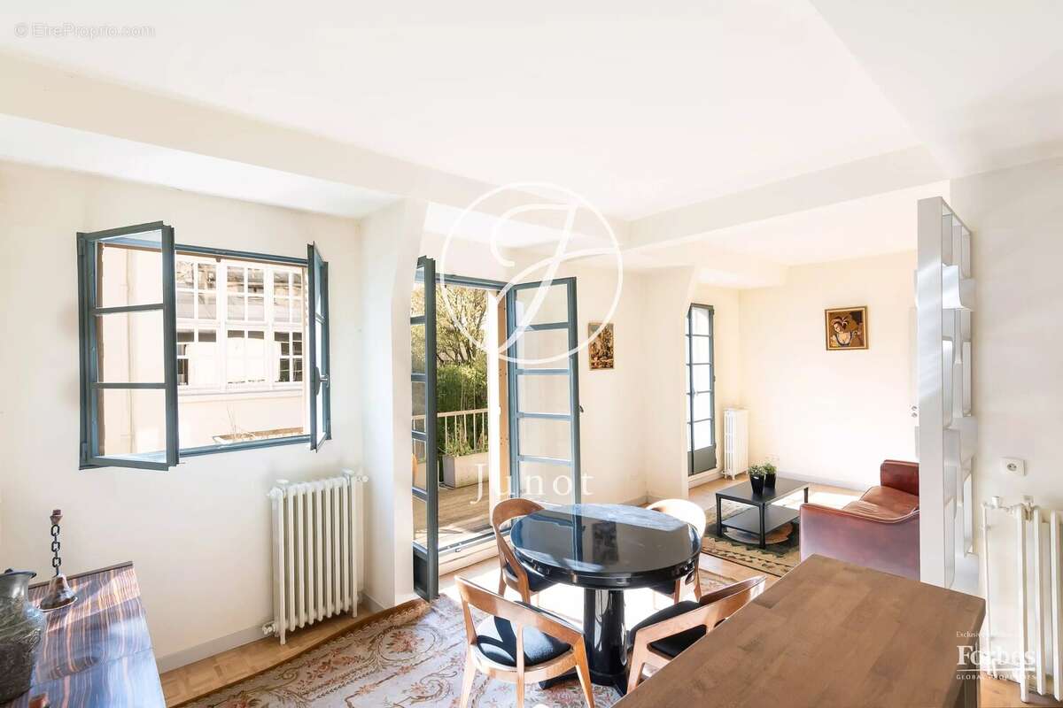 Appartement à PARIS-18E
