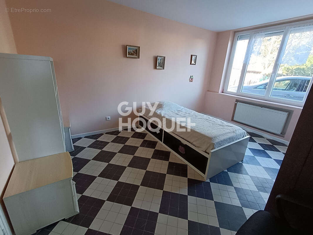 Maison à NOIRETABLE