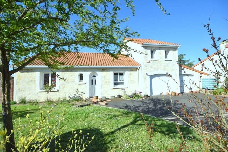 Maison à LE LANDREAU