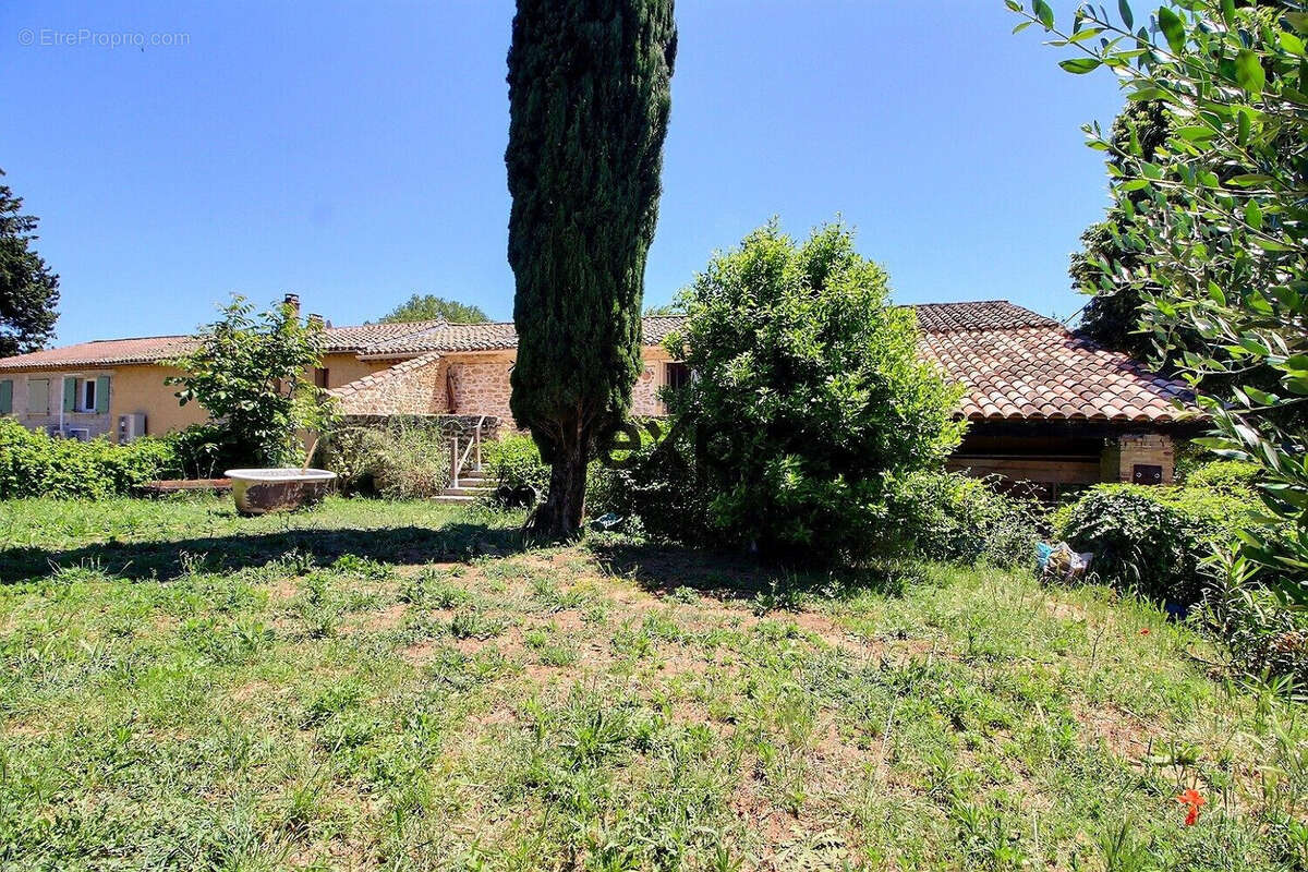 Maison à SUZE-LA-ROUSSE