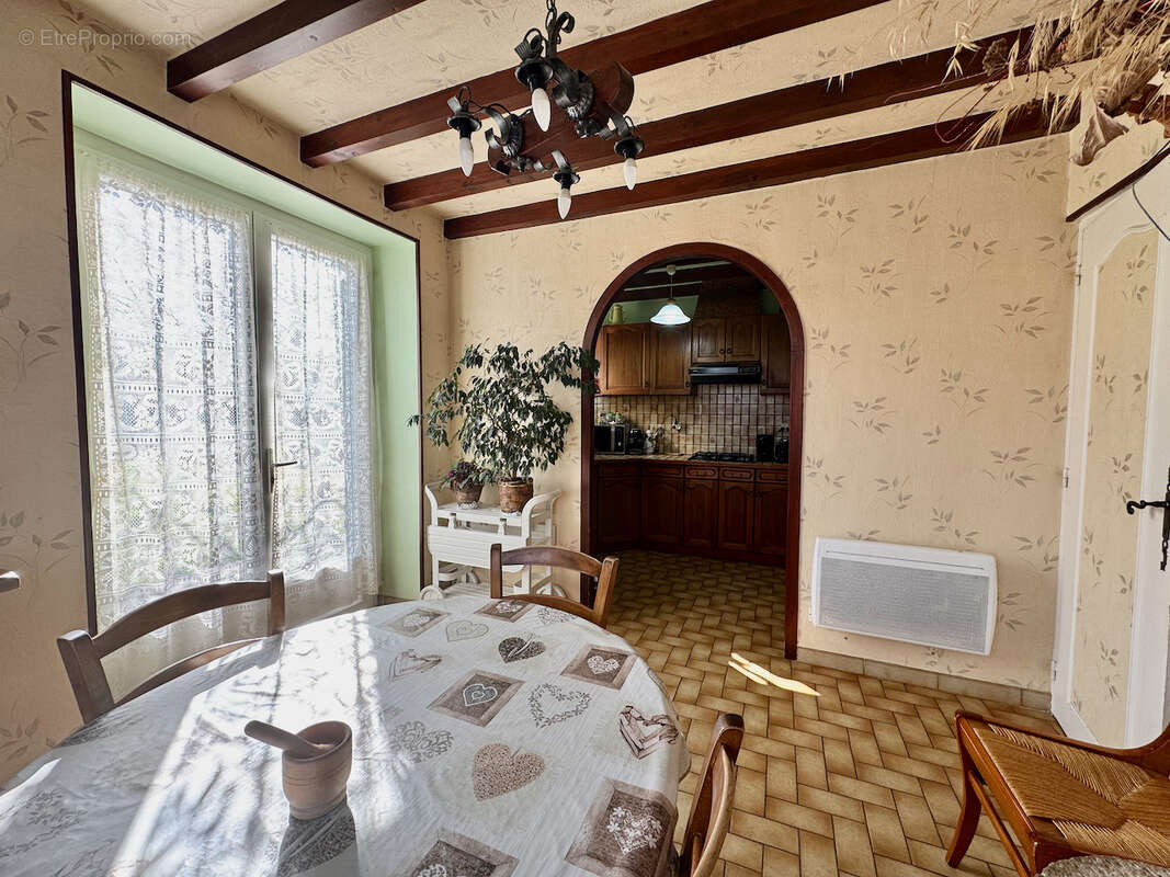 Maison à PUJOLS
