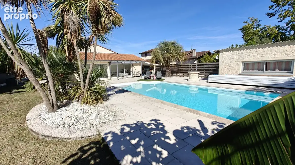 Maison à PAREMPUYRE