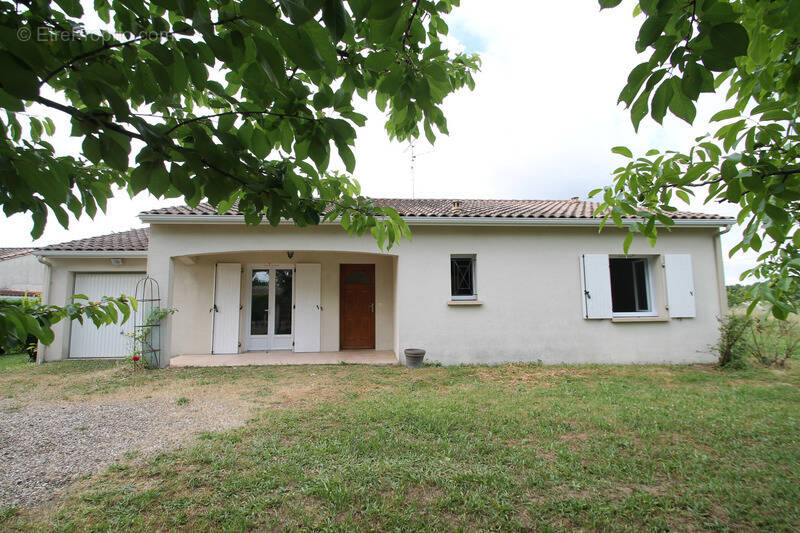 Maison à LAMOTHE-LANDERRON