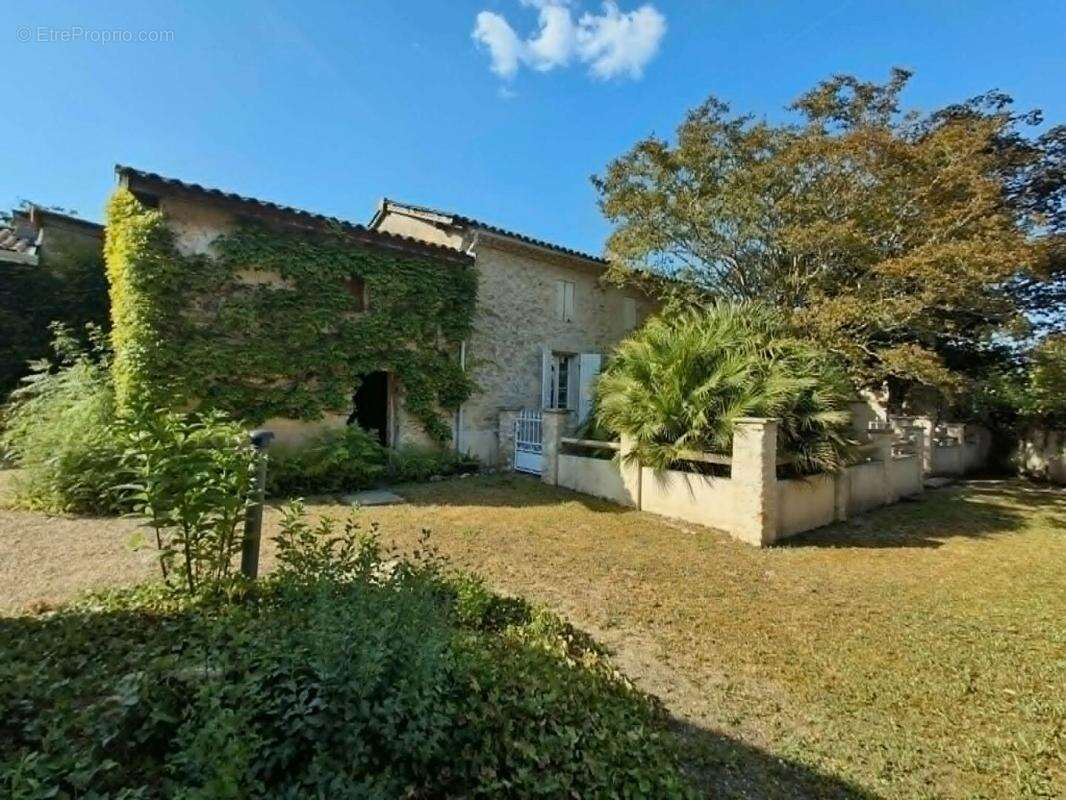 Maison à PUGNAC