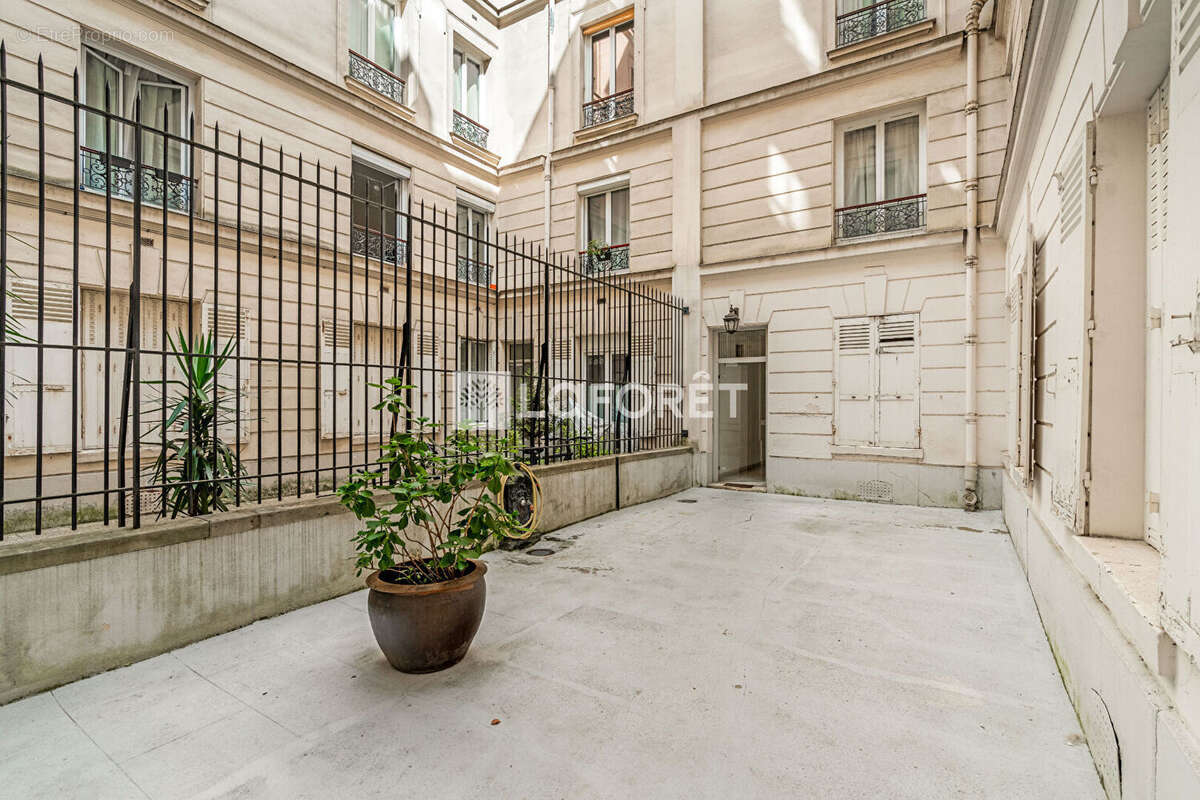 Appartement à PARIS-17E