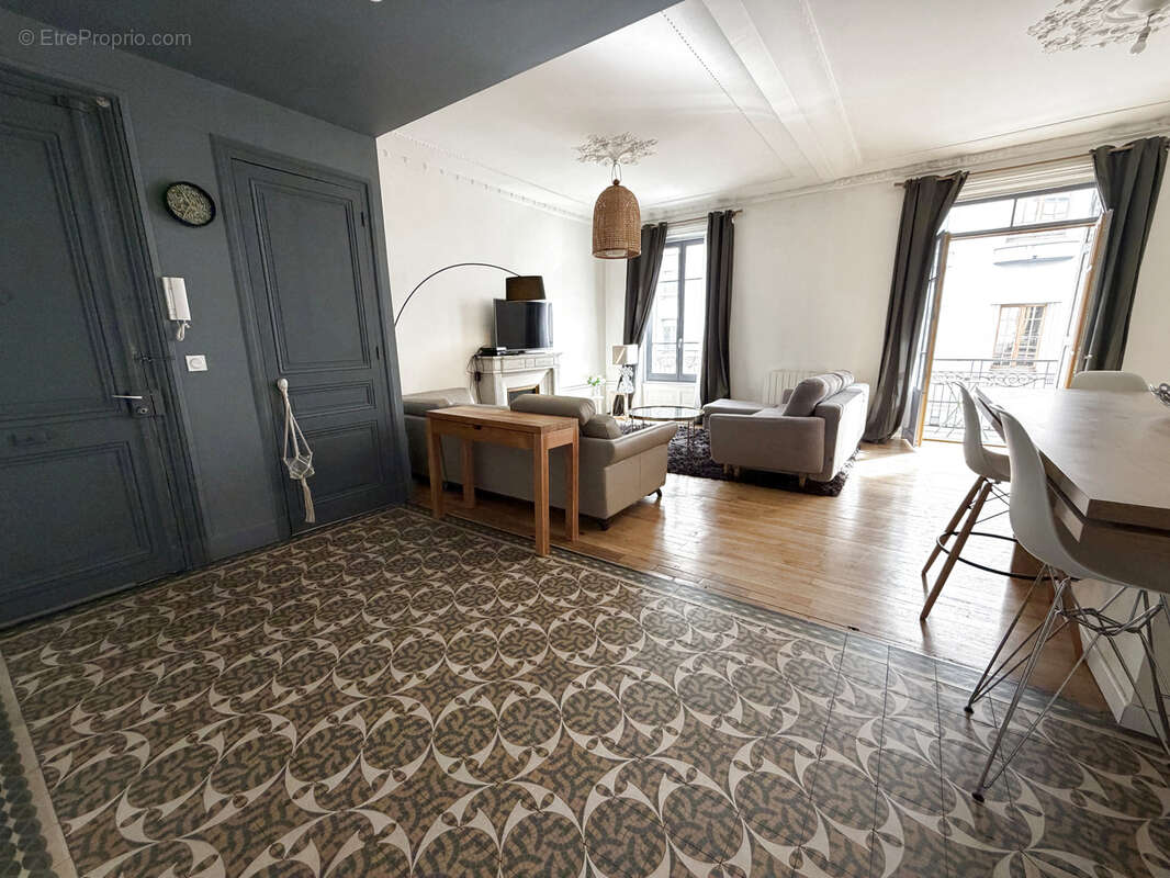 Appartement à SAINT-ETIENNE