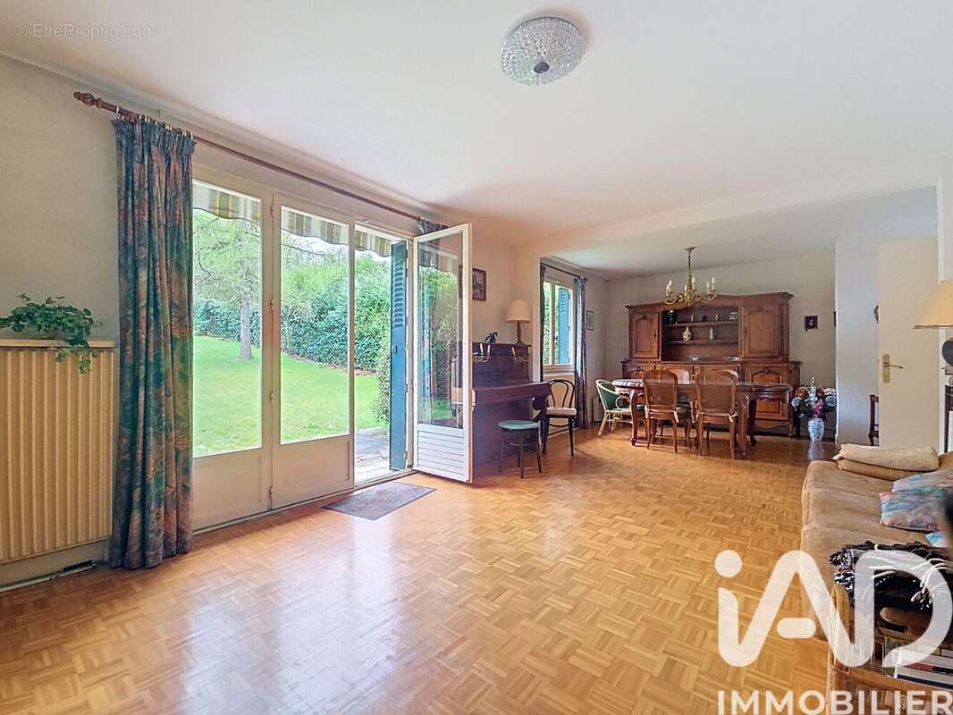 Photo 2 - Maison à MARLY-LE-ROI