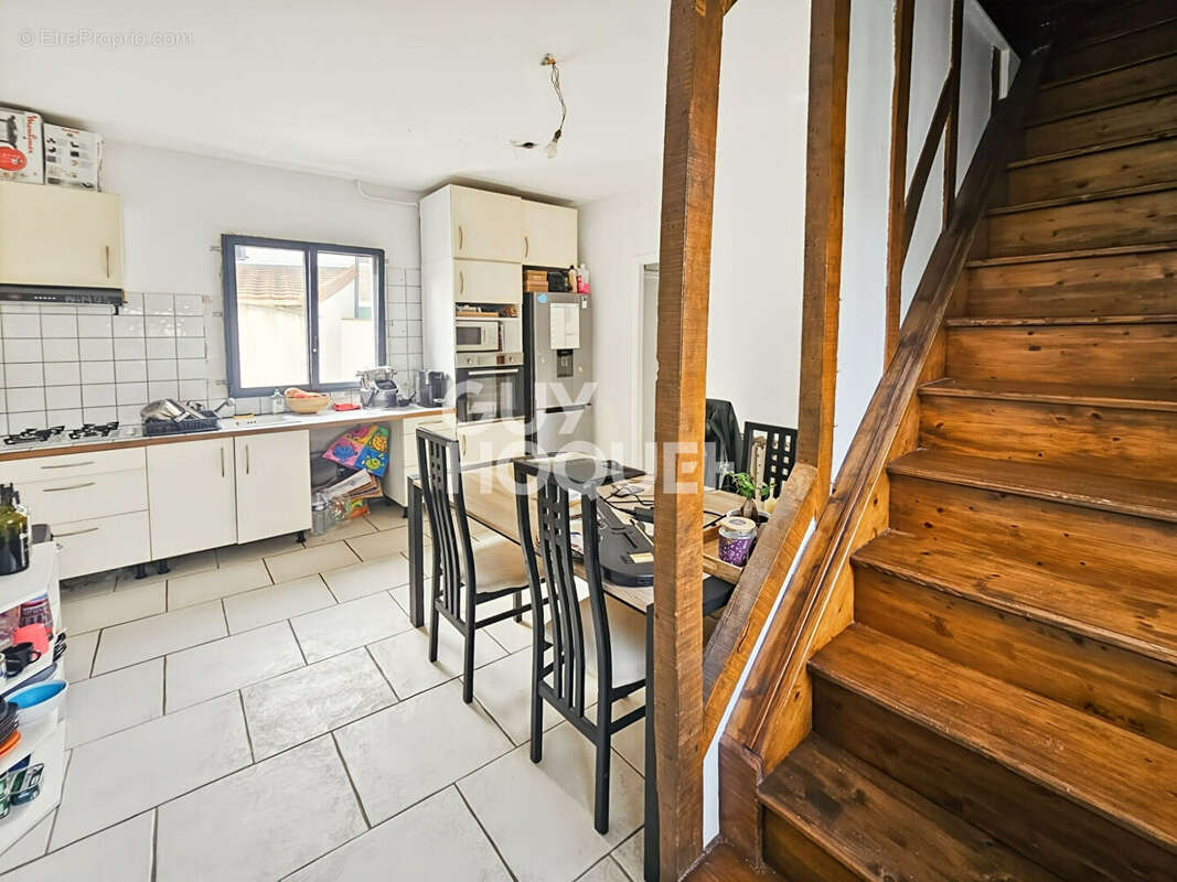 Maison à CHAUMES-EN-BRIE