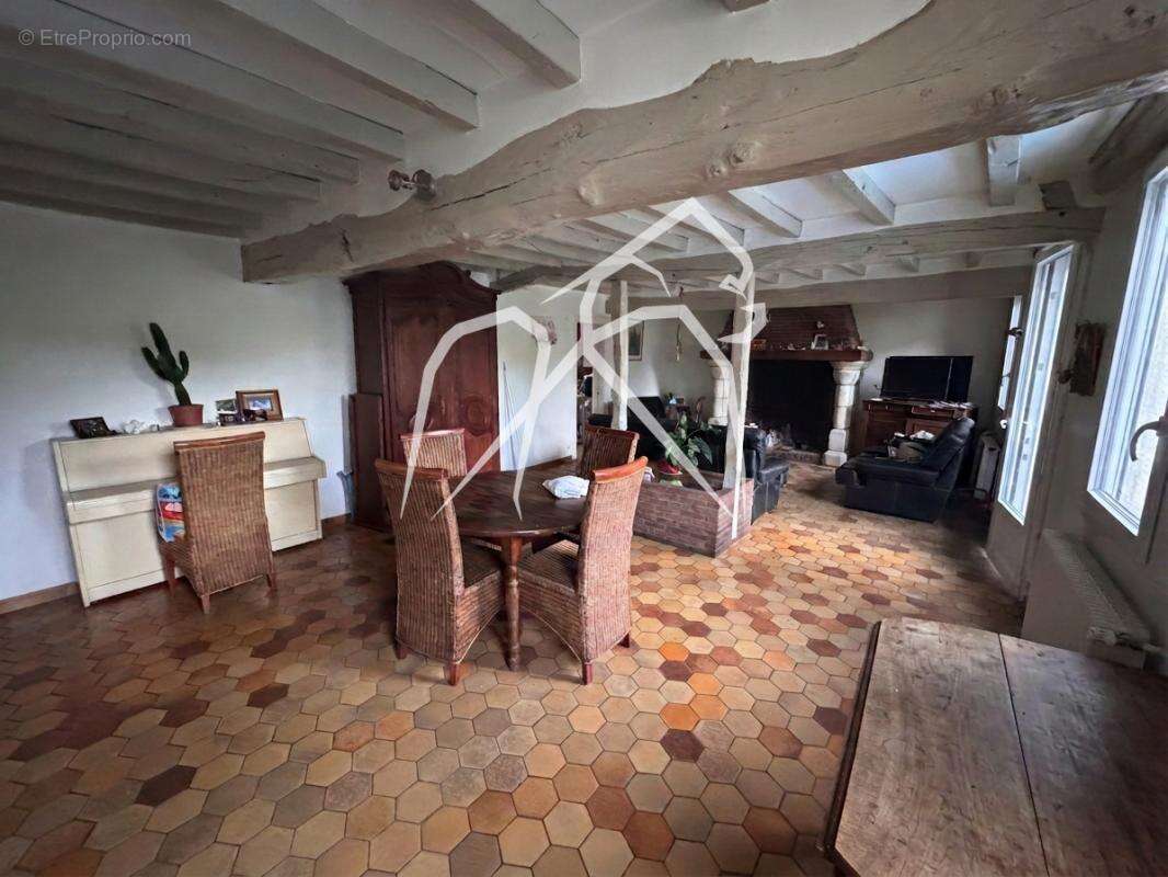 Maison 166m²  Saint Aubin Epinay A rénover  - photo 3