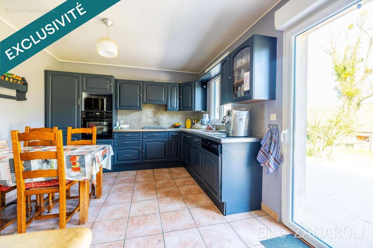 Maison 137 m² à Roussy-Le-Village  - photo 6