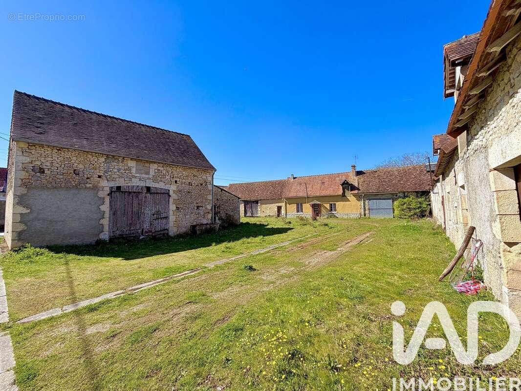 Photo 2 - Maison à POULIGNY-SAINT-PIERRE