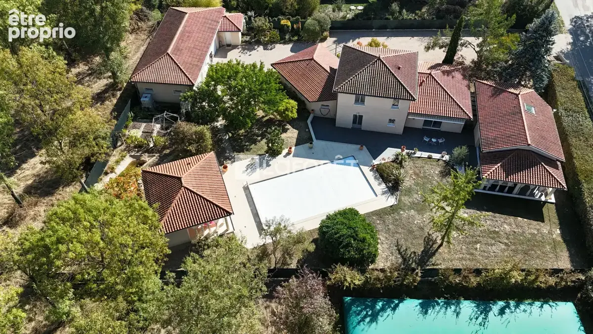 Le Montellier Maison familiale à vendre de 236 m² avec piscine et double garage - photo 3