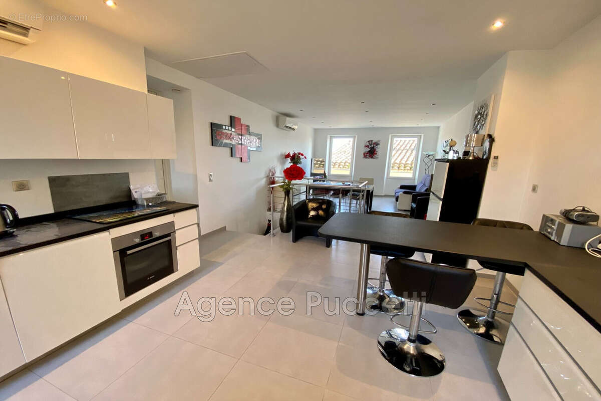 Appartement à GATTIERES