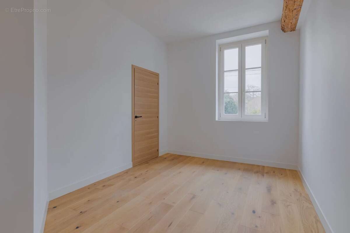 Appartement à SAINT-GENIS-LAVAL