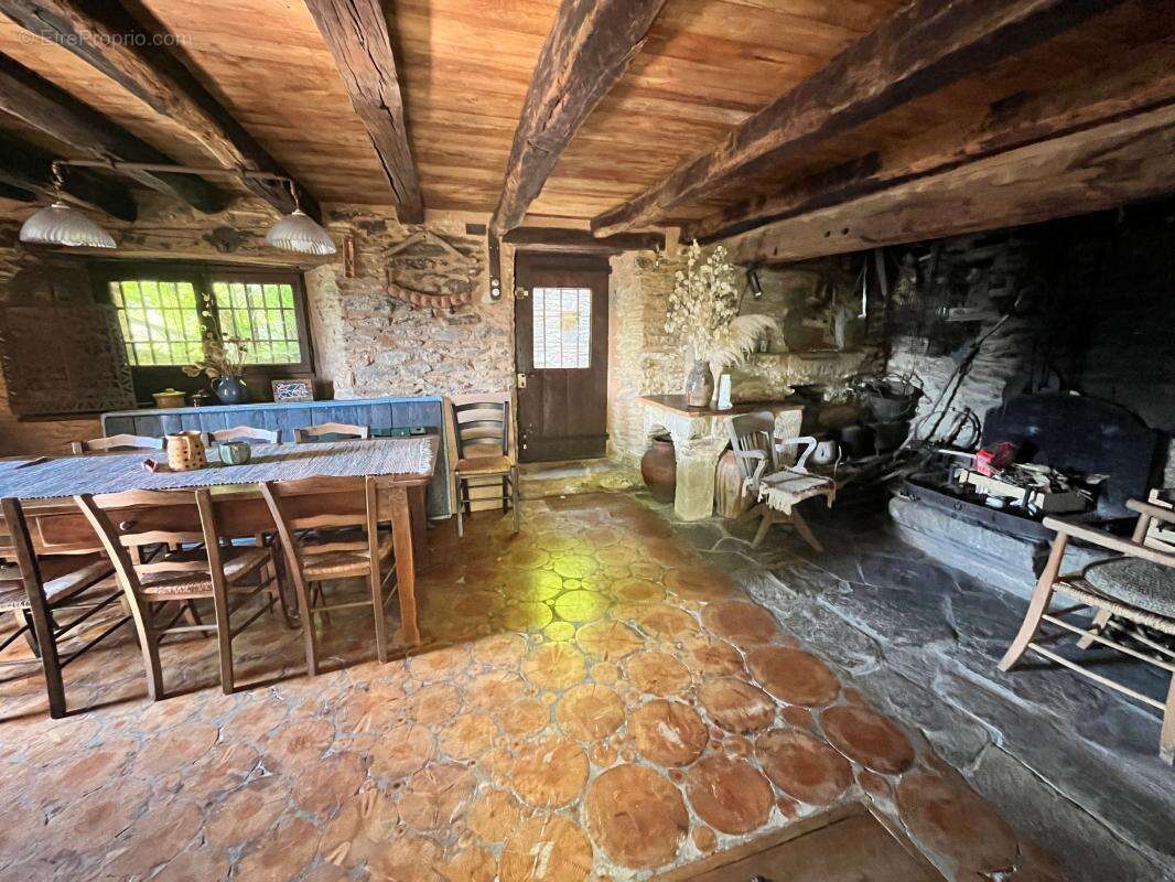 Maison à PONTEILS-ET-BRESIS
