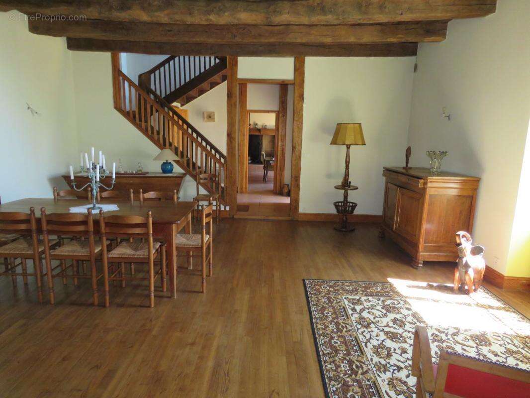 Maison à JUILLAC