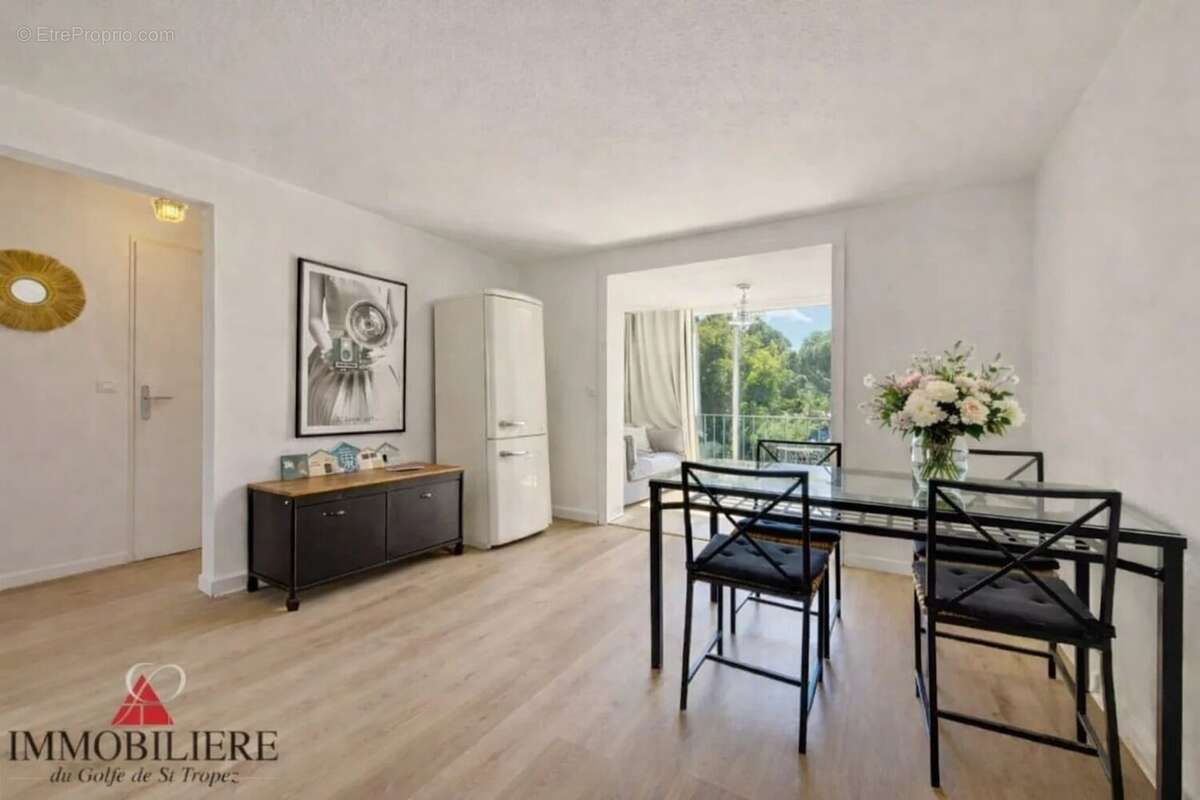 Appartement à COGOLIN