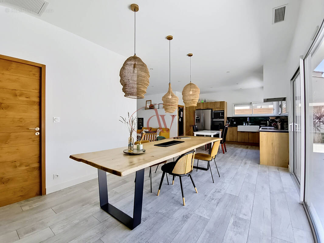 Villa d'Architecte moderne en 3 faces avec piscine - photo 1