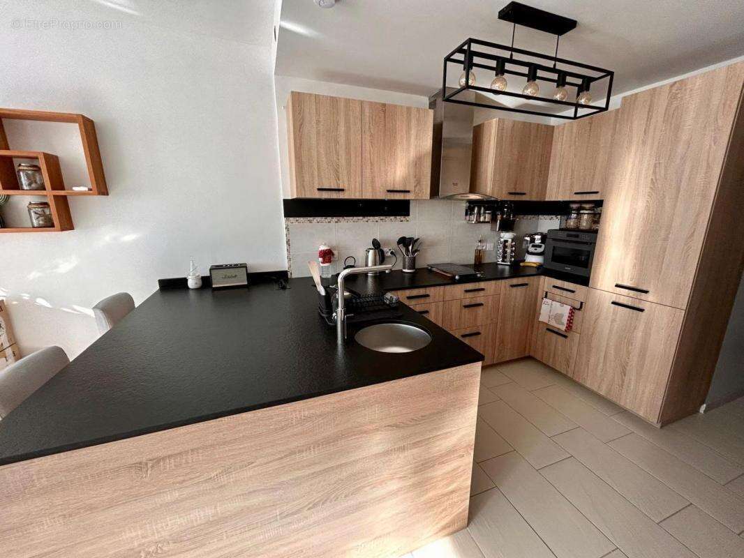 Appartement à ROQUEBRUNE-SUR-ARGENS