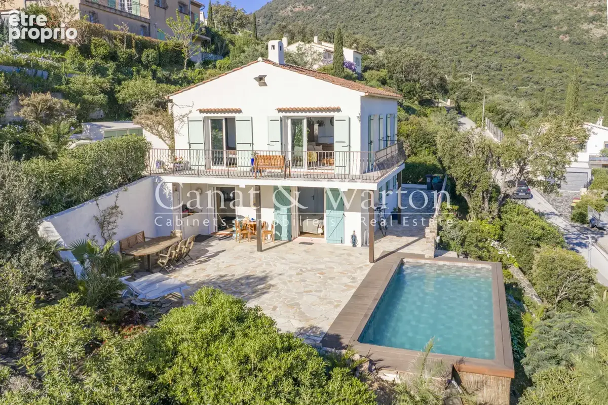 Villa rénovée avec piscine à cavalaire avec vue mer & collines - photo 2