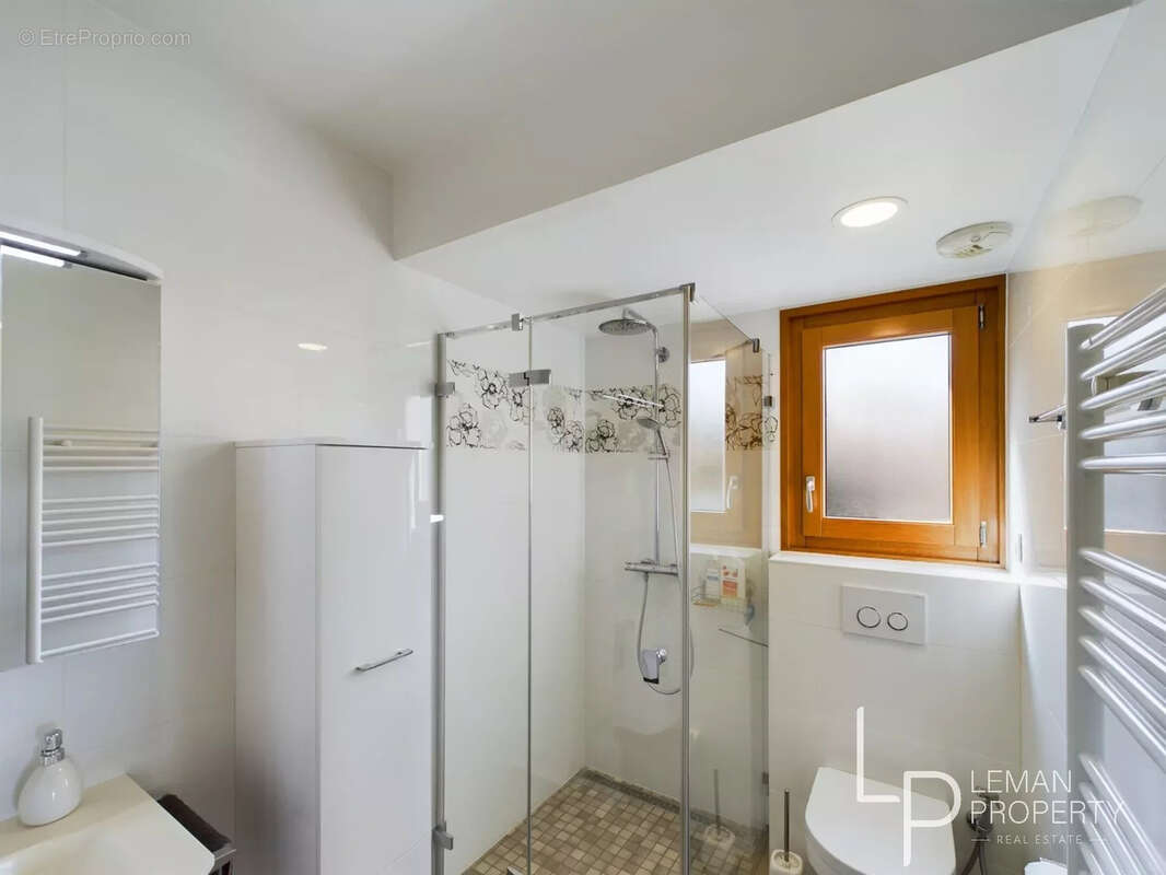 Appartement T3 ? Vue lac, proche centre et embarcadère - photo 6