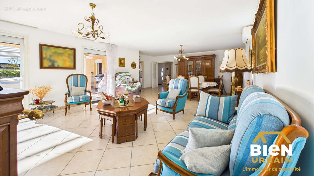 Maison à BELLEGARDE