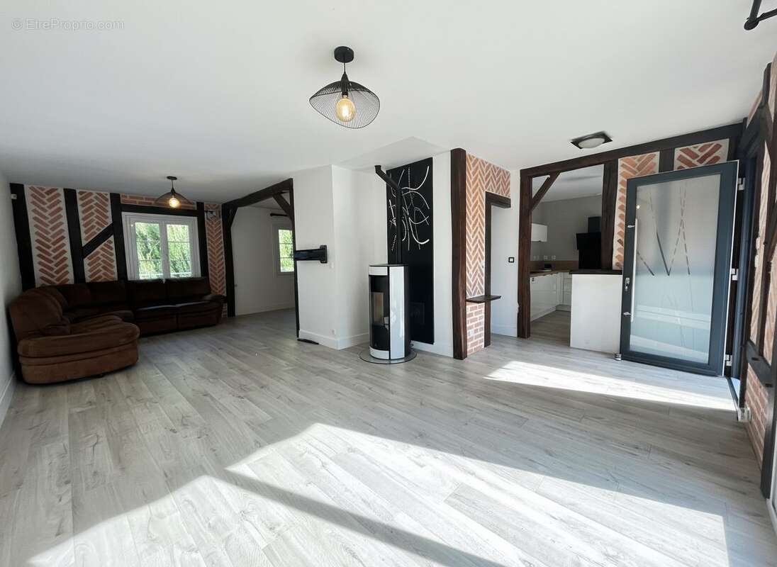 Maison à VIENNE-EN-VAL