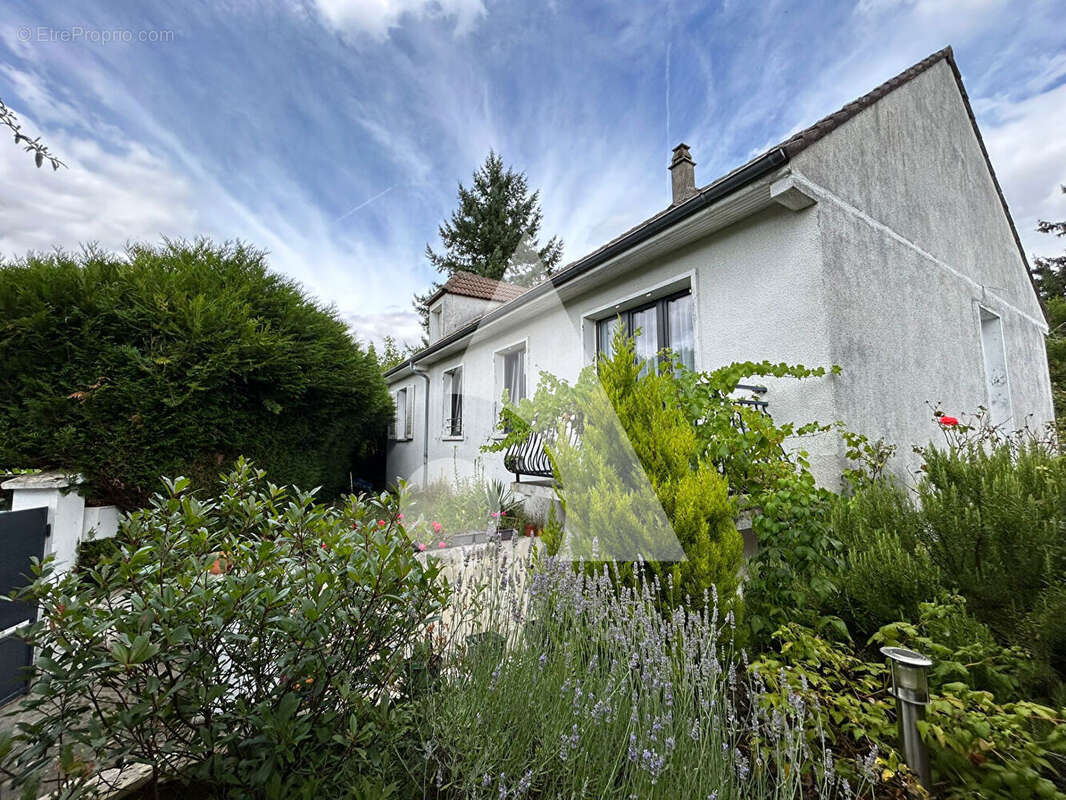 Maison à QUINCY-VOISINS