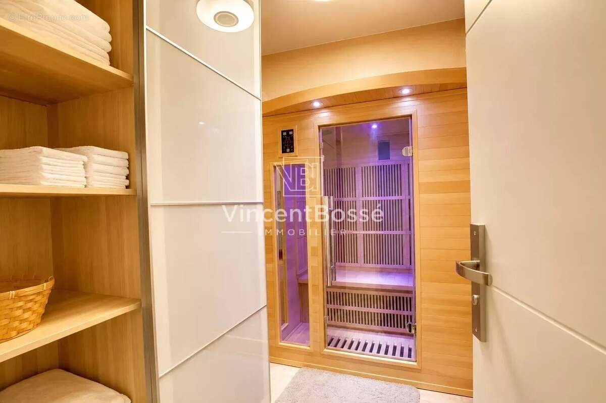 NICE – Saint-Roman de Bellet  Villa rénovée de 202 m² avec appartement indépendant, piscine chauffée et terrain de 1 700 m² - photo 12