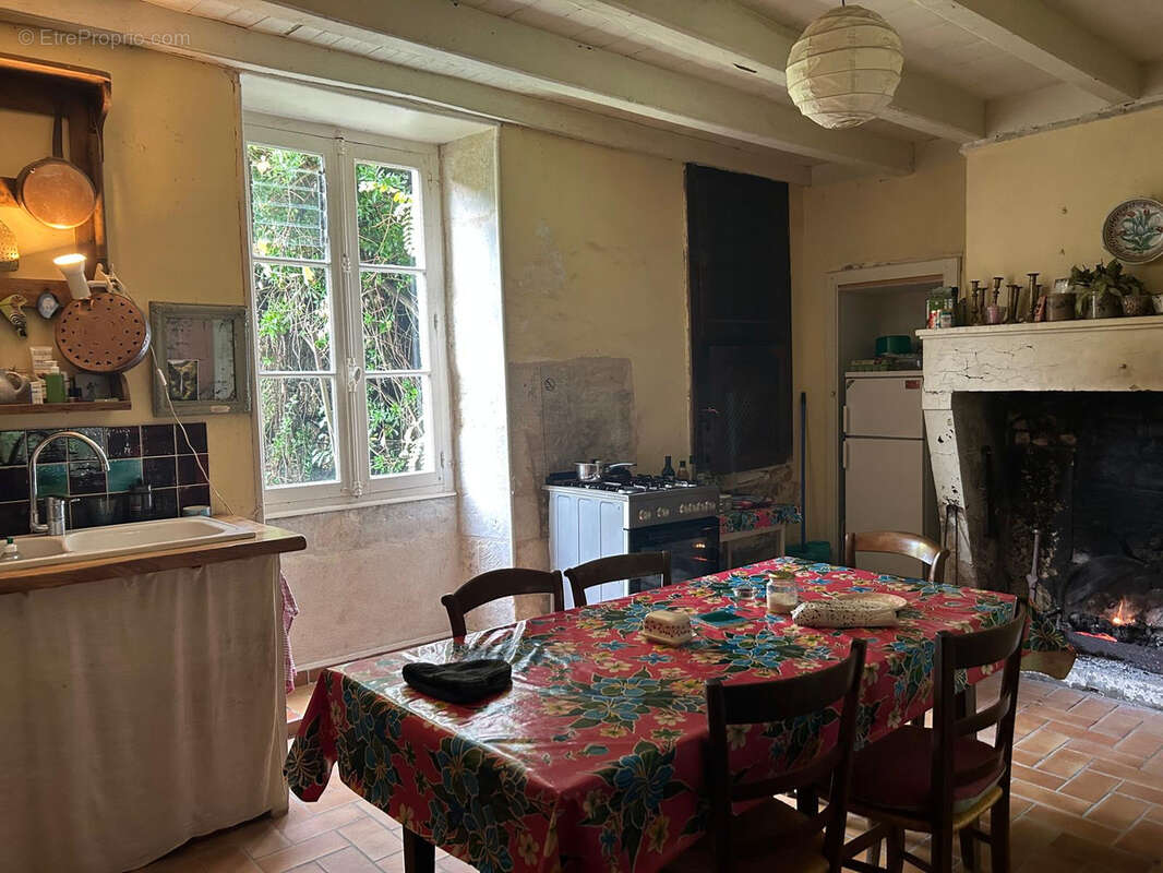 Maison à renover - 3 chambres - granzay gript - photo 4