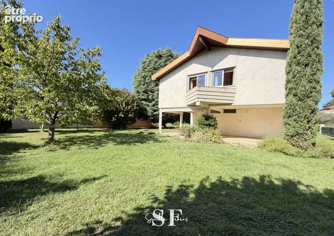 Agen - villa d architecte avec double garage et jardin. - photo 3