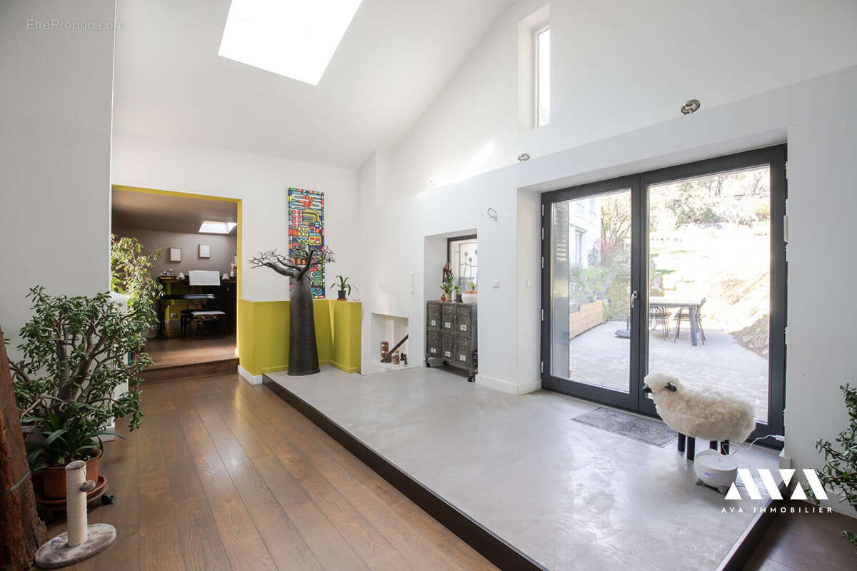Maison - 260 m2 - photo 3