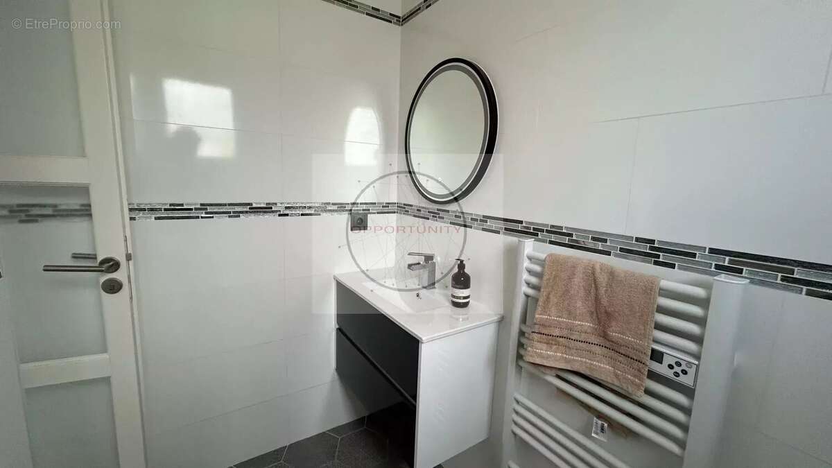 Maison à CHENNEVIERES-SUR-MARNE