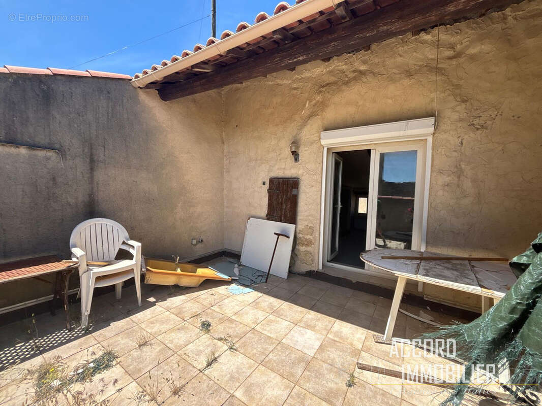 Appartement à PUISSALICON