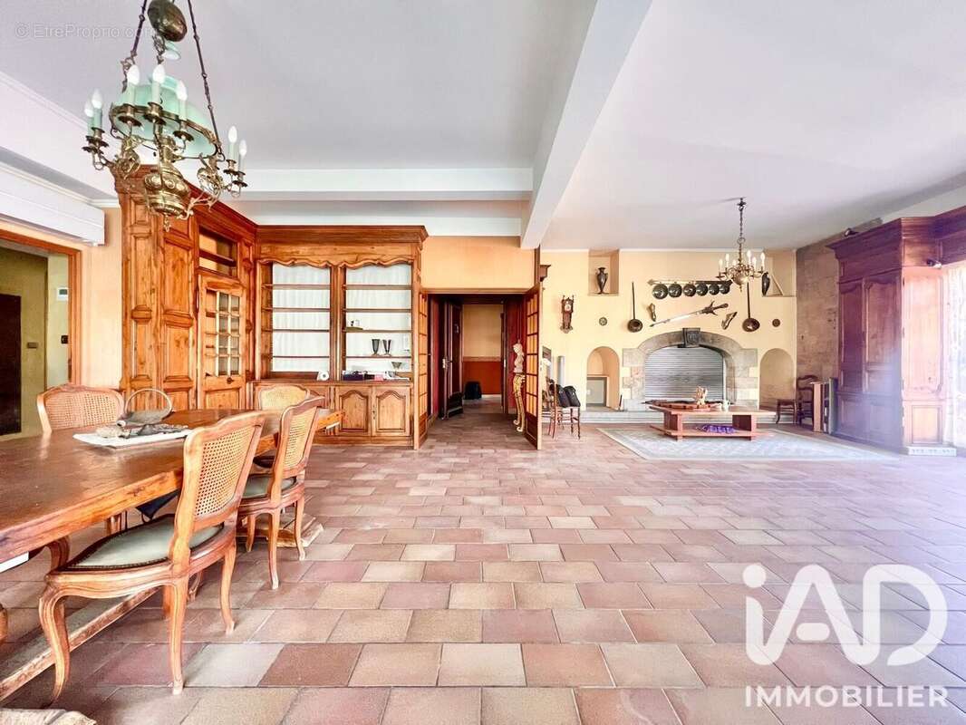 Appartement 176 m² à Beziers  - photo 2