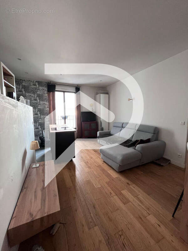 Appartement à COURBEVOIE