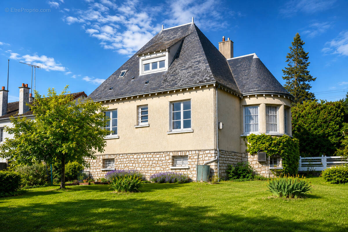 Maison à AMILLY