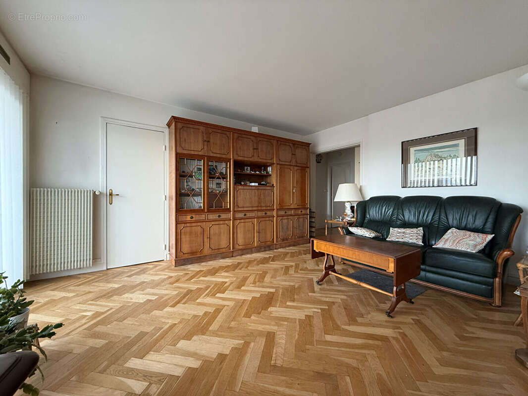 Appartement à MONTROUGE