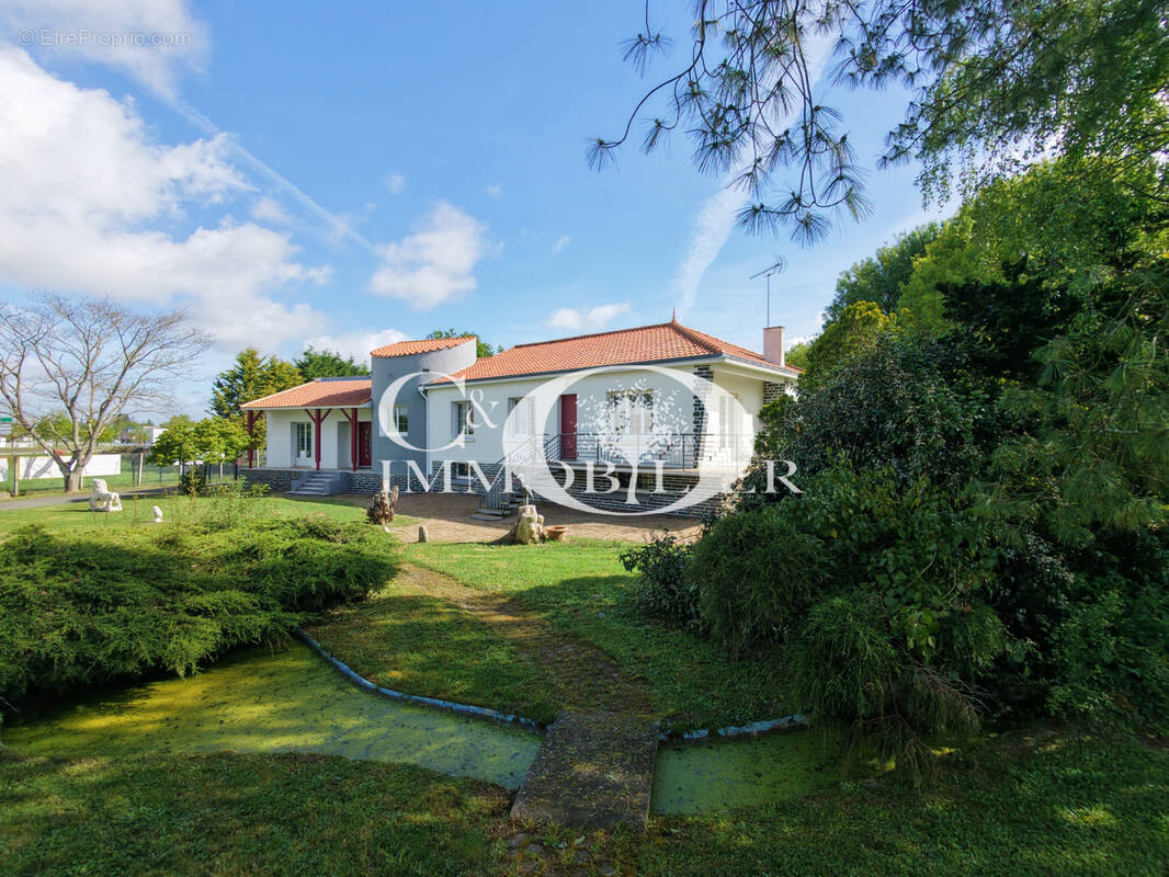 Maison à LEGE