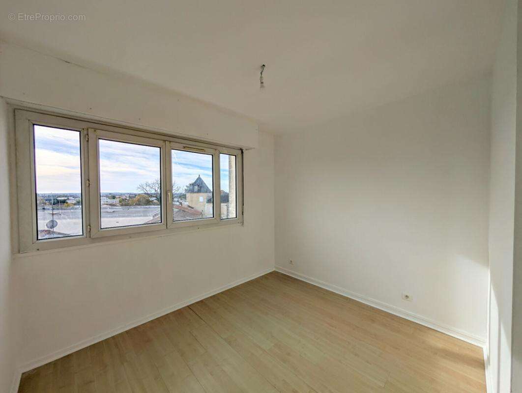Appartement Cognac 4 pièce(s) 90 m2 Référence 424997 - photo 6