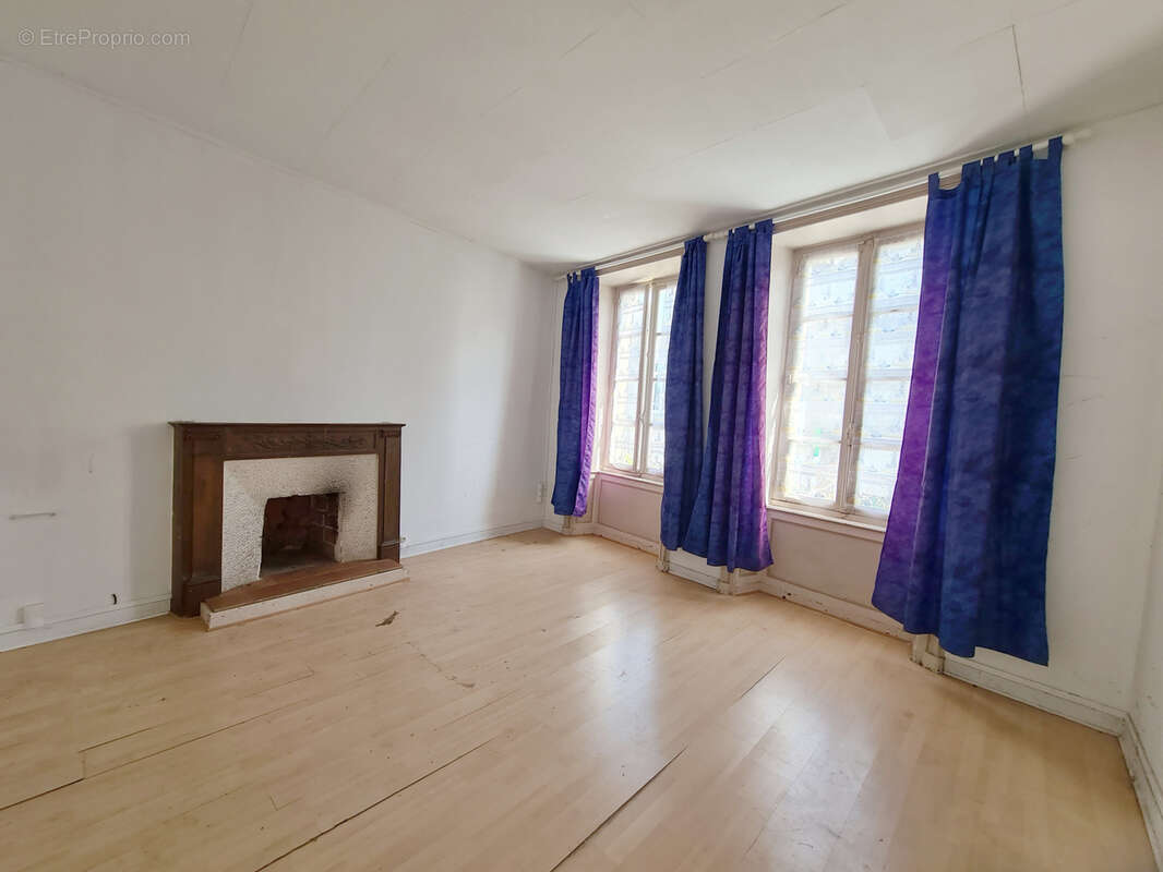 Immeuble de plus de 225m2 en plein centre-ville de guingamp! - photo 5