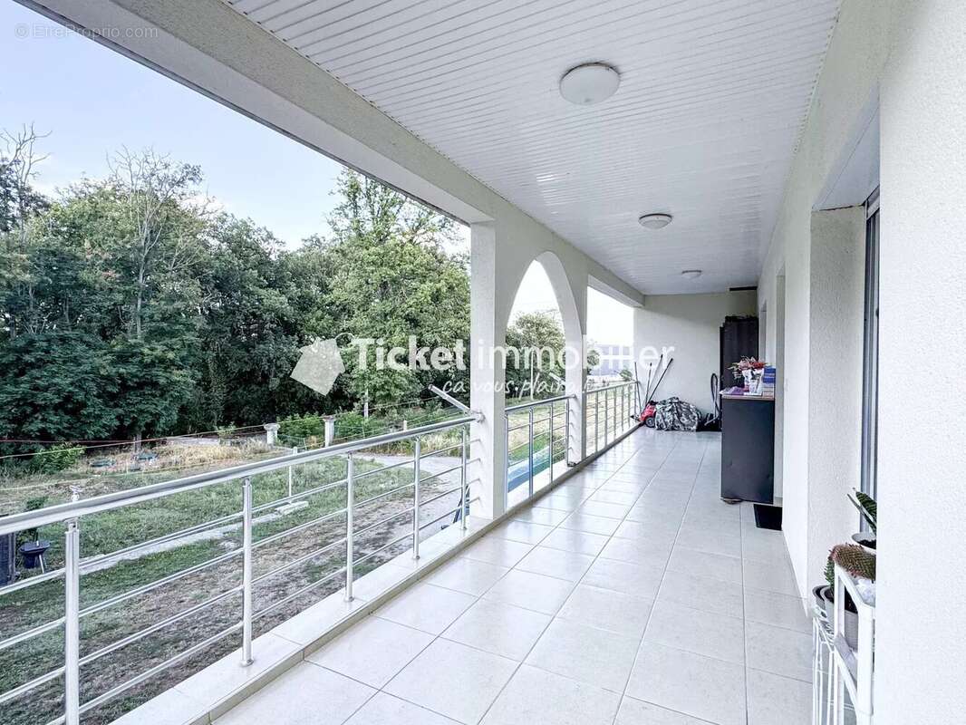 Appartement à CORNEBARRIEU