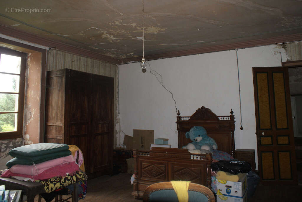 Maison à COLLONGES-LA-ROUGE