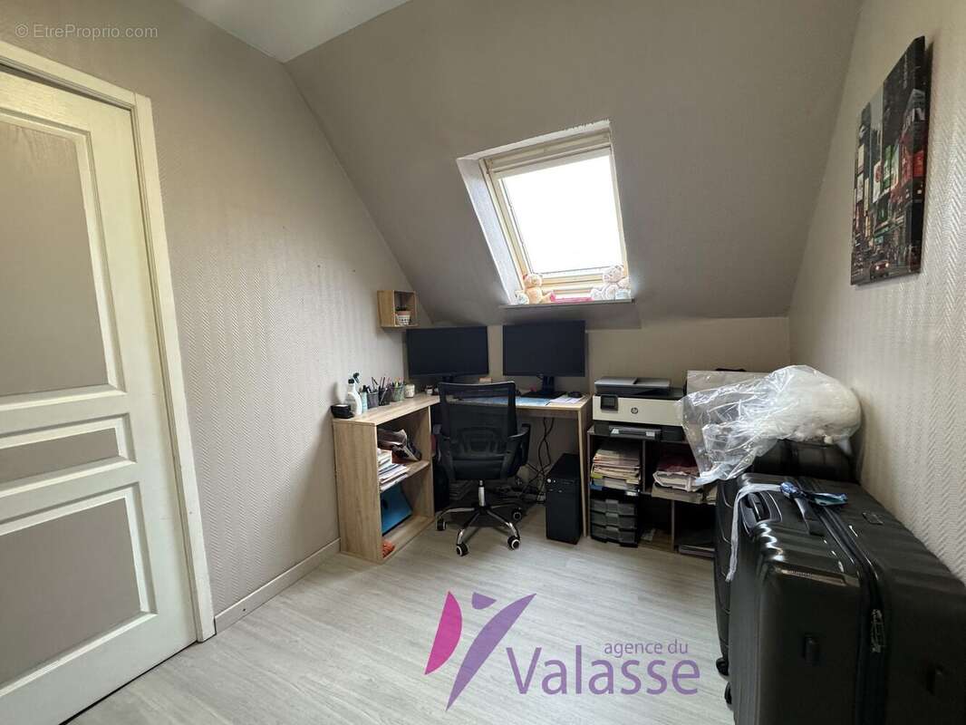 Maison à GRUCHET-LE-VALASSE