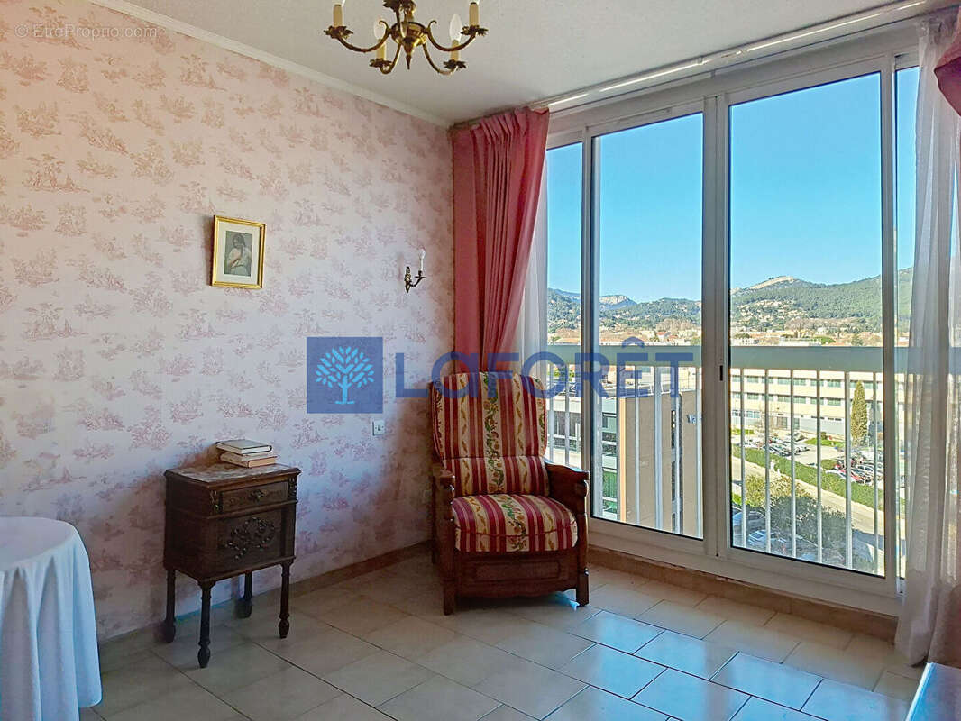 Appartement à LA VALETTE-DU-VAR