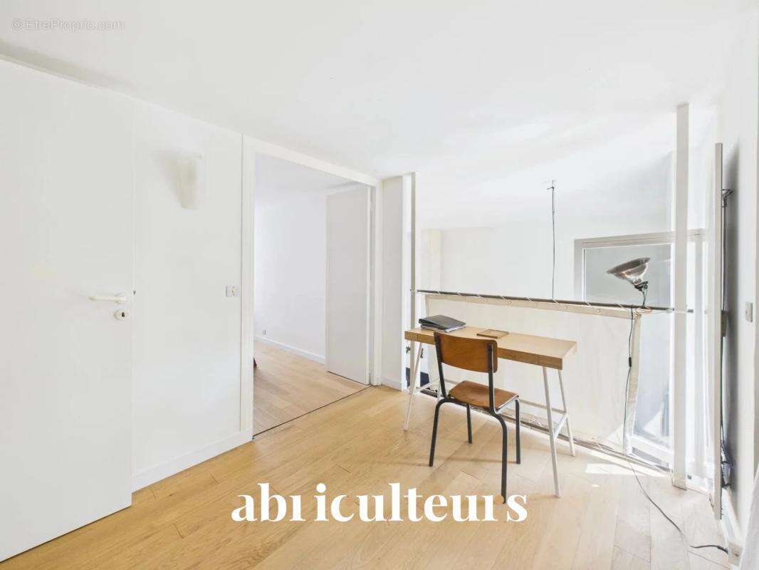 Duplex de caractère avec extérieur et beaux volumes en vente en vente à Les Lilas (93260) - photo 13