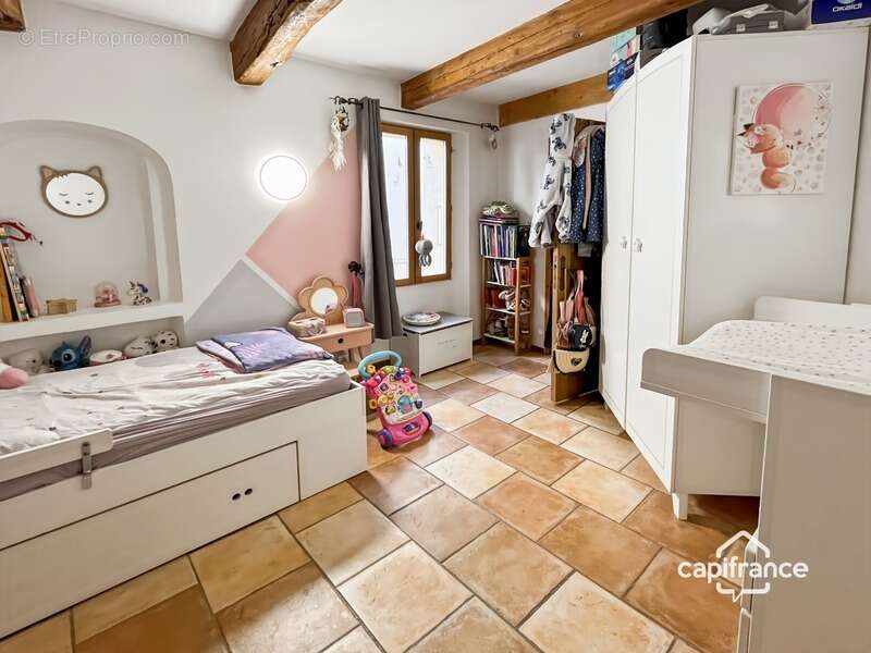 Maison à BAGNOLS-EN-FORET