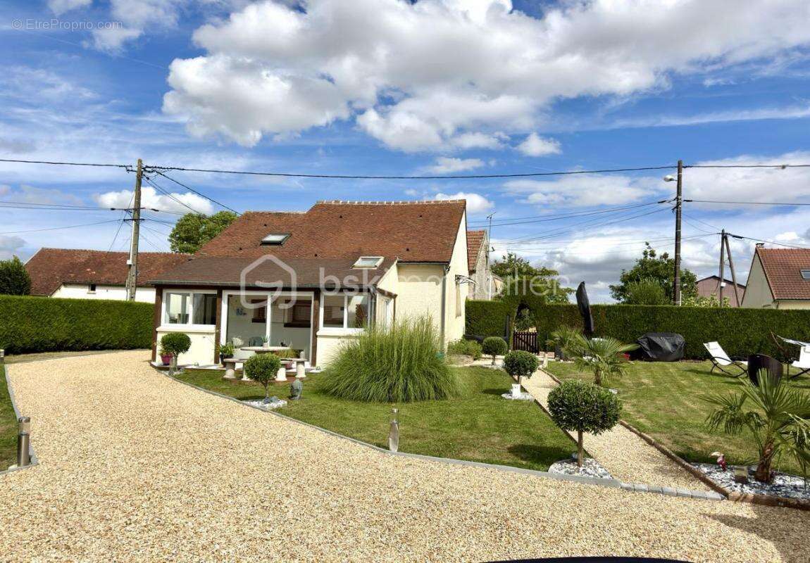 Maison à VIELS-MAISONS