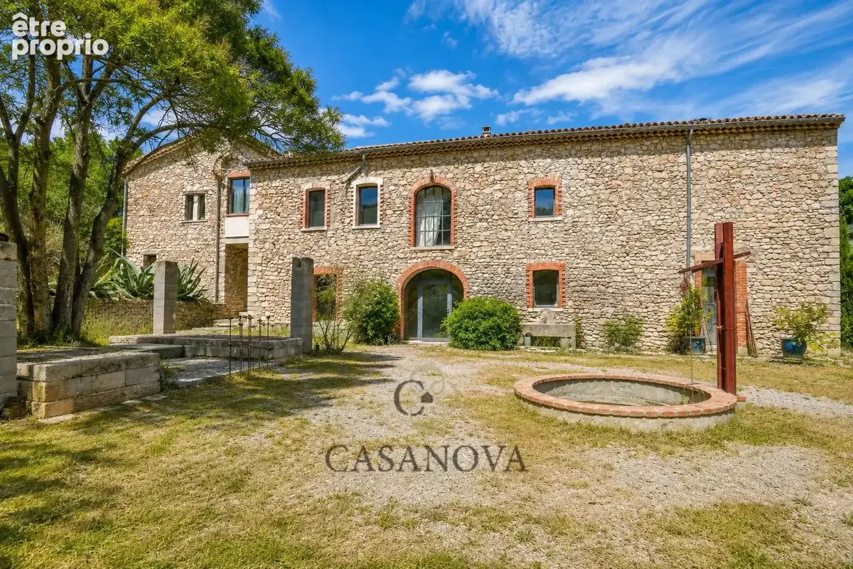 Domaine de caractère du XVIIe siècle sur 6.5 hectares avec près de 3 000 m² bâtis - photo 9