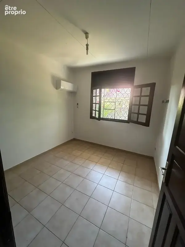 A vendre maison type f5 excellente situation - photo 7